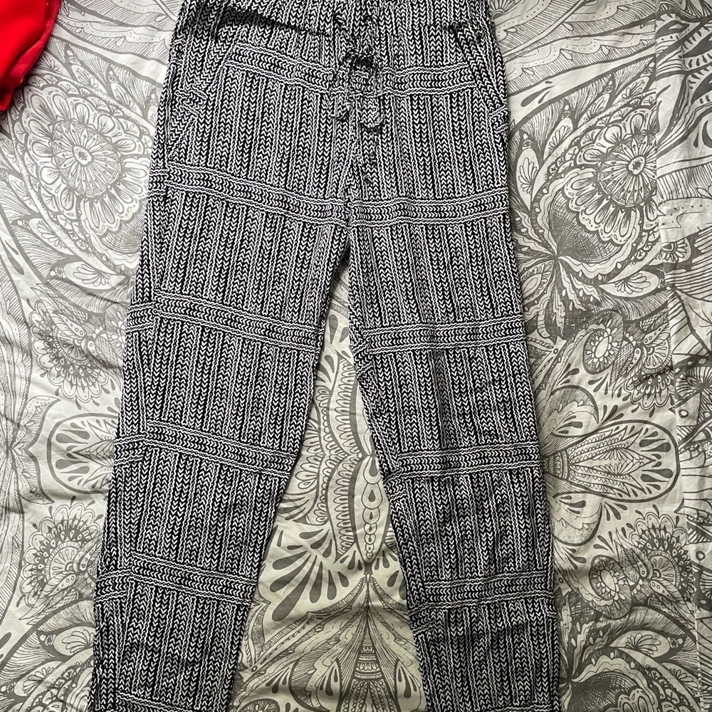 BCBG Gen. party pants; size m.